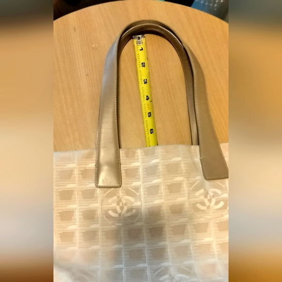 CHANEL Travel Ligne Tote - Picture 14 of 16